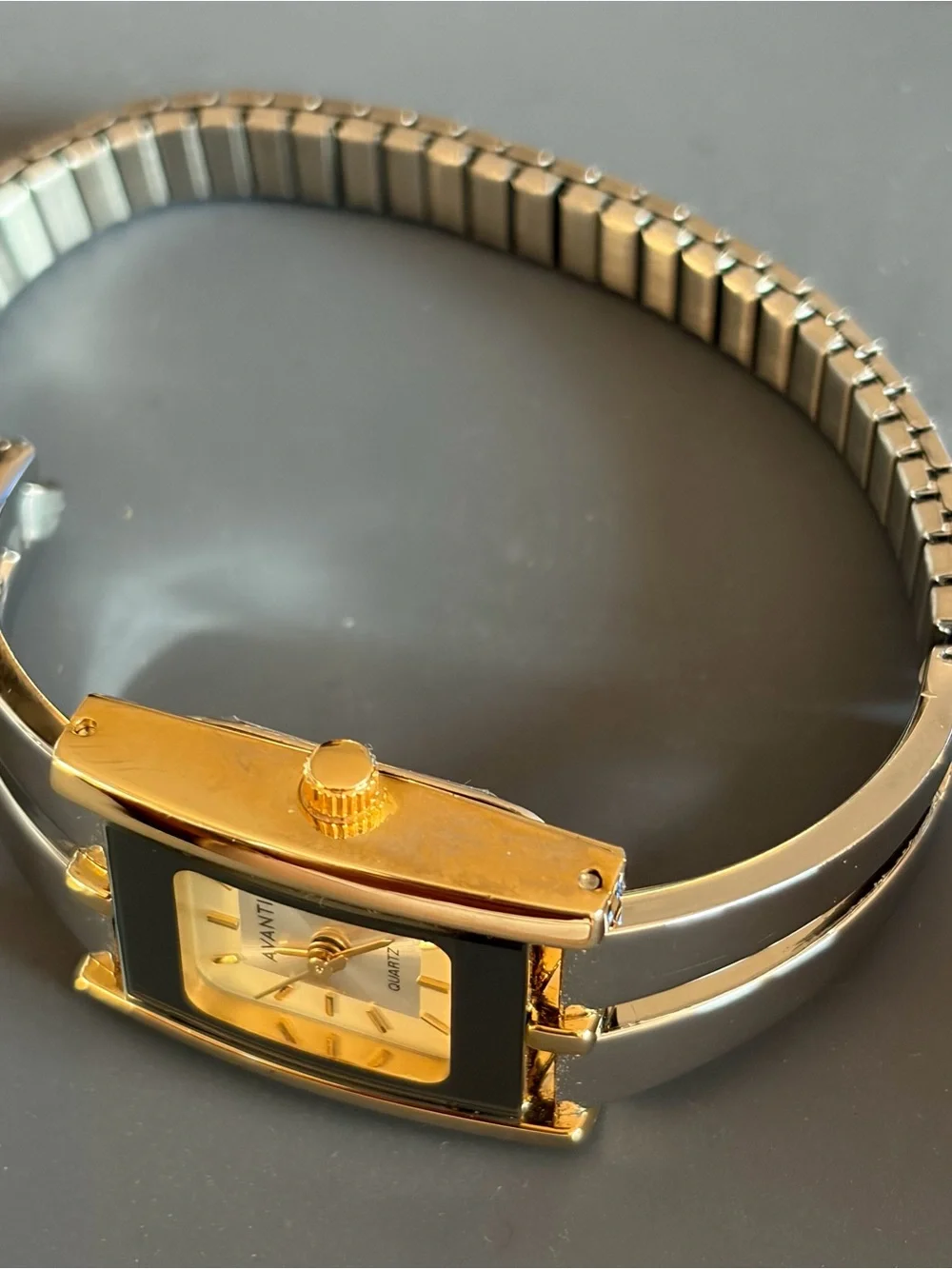 Avanti Quartz Women’s Gold Dial Two-Tone Metal Bangle Watch New Battery
